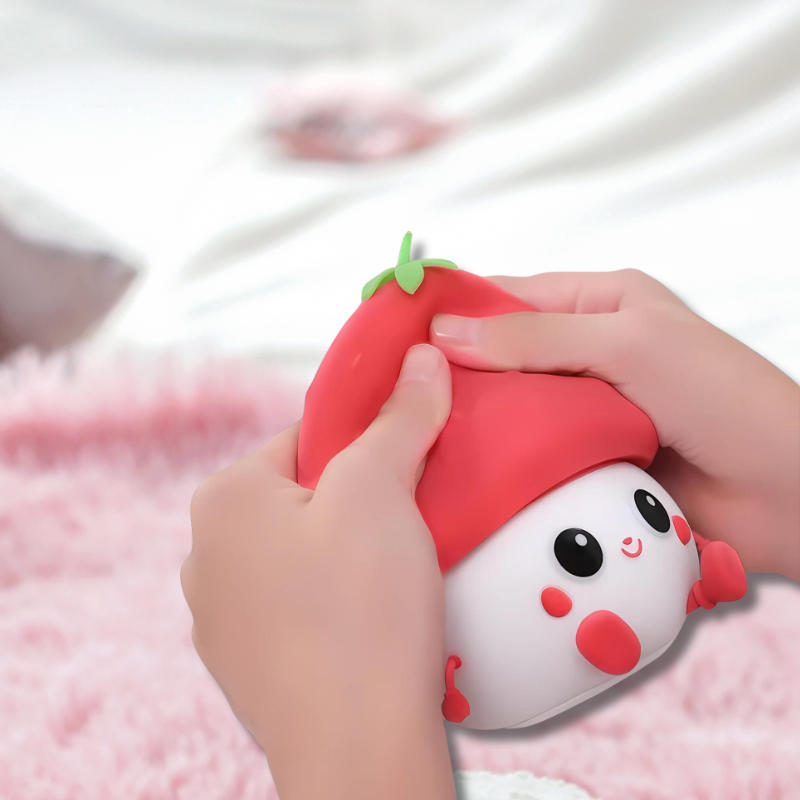Cozy Strawberry - Den mjuka och mysiga jordgubbslampan